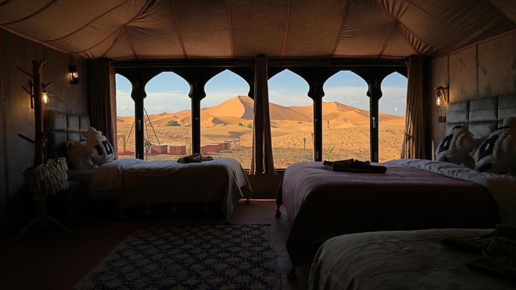 Campo di lusso nel deserto del Sahara Merzouga